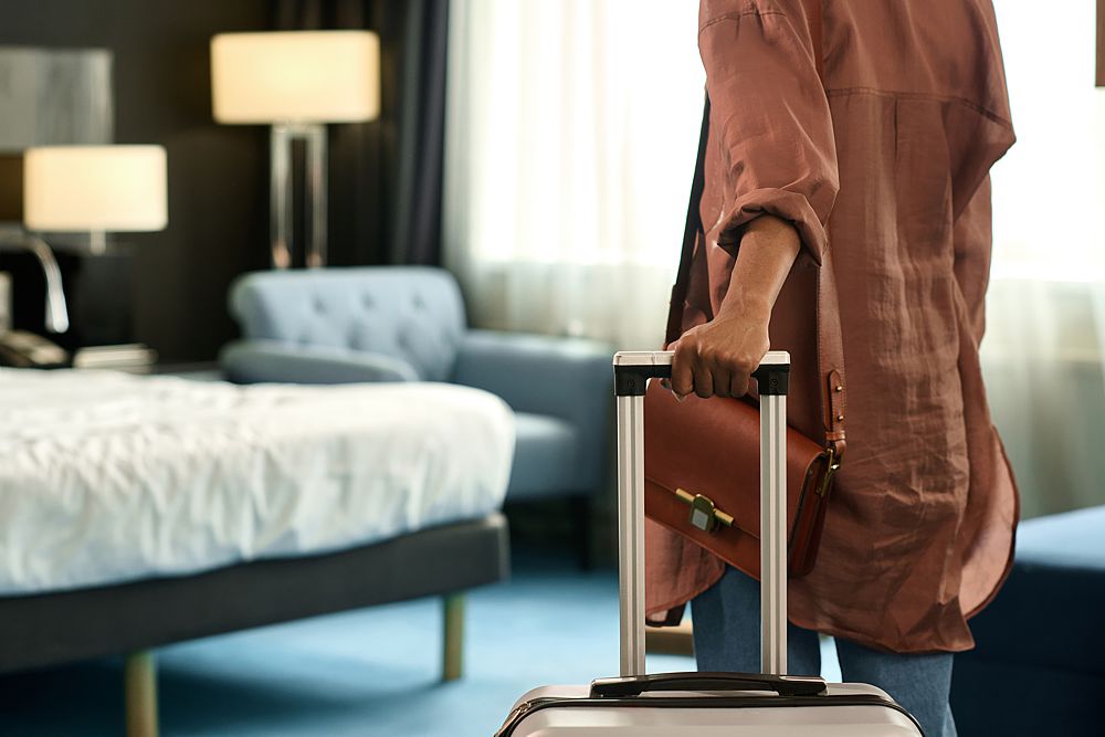 Learn how to decorate your guest bedroom.